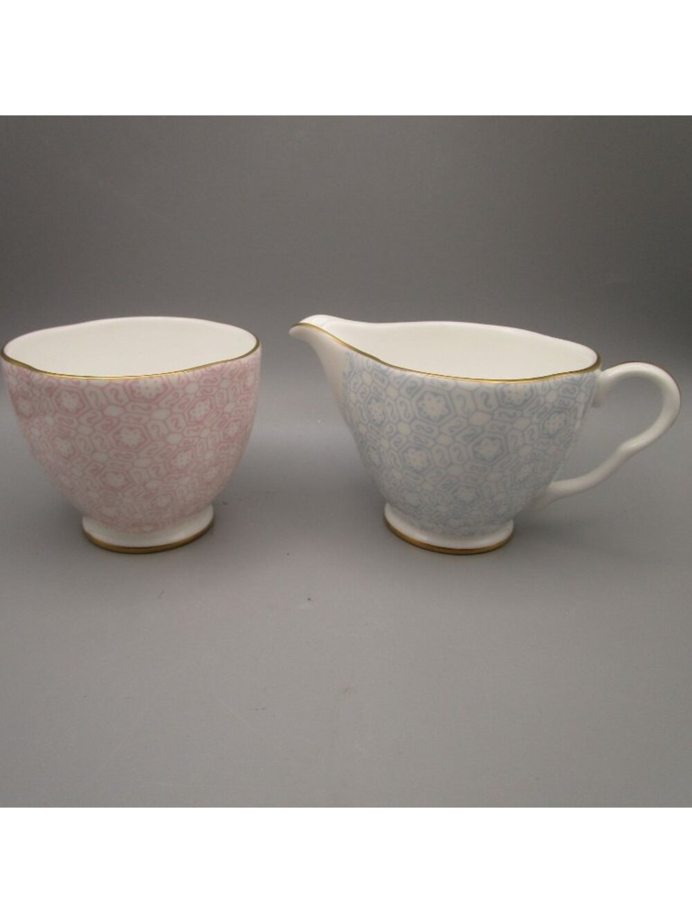 Wedgwood Cuckoo Mini Sugar & Cream Bone China Set Floral Gift Box Open